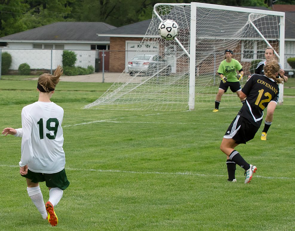 Jacquelyn Lynch hat trick leads Ludington over Reed City