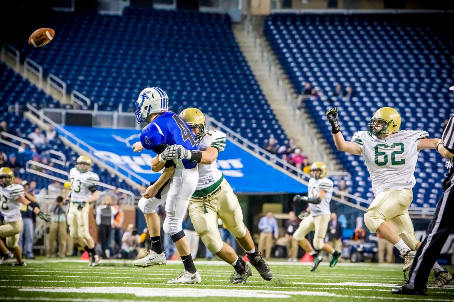Running game powers Muskegon Catholic to ninth state title with 3512