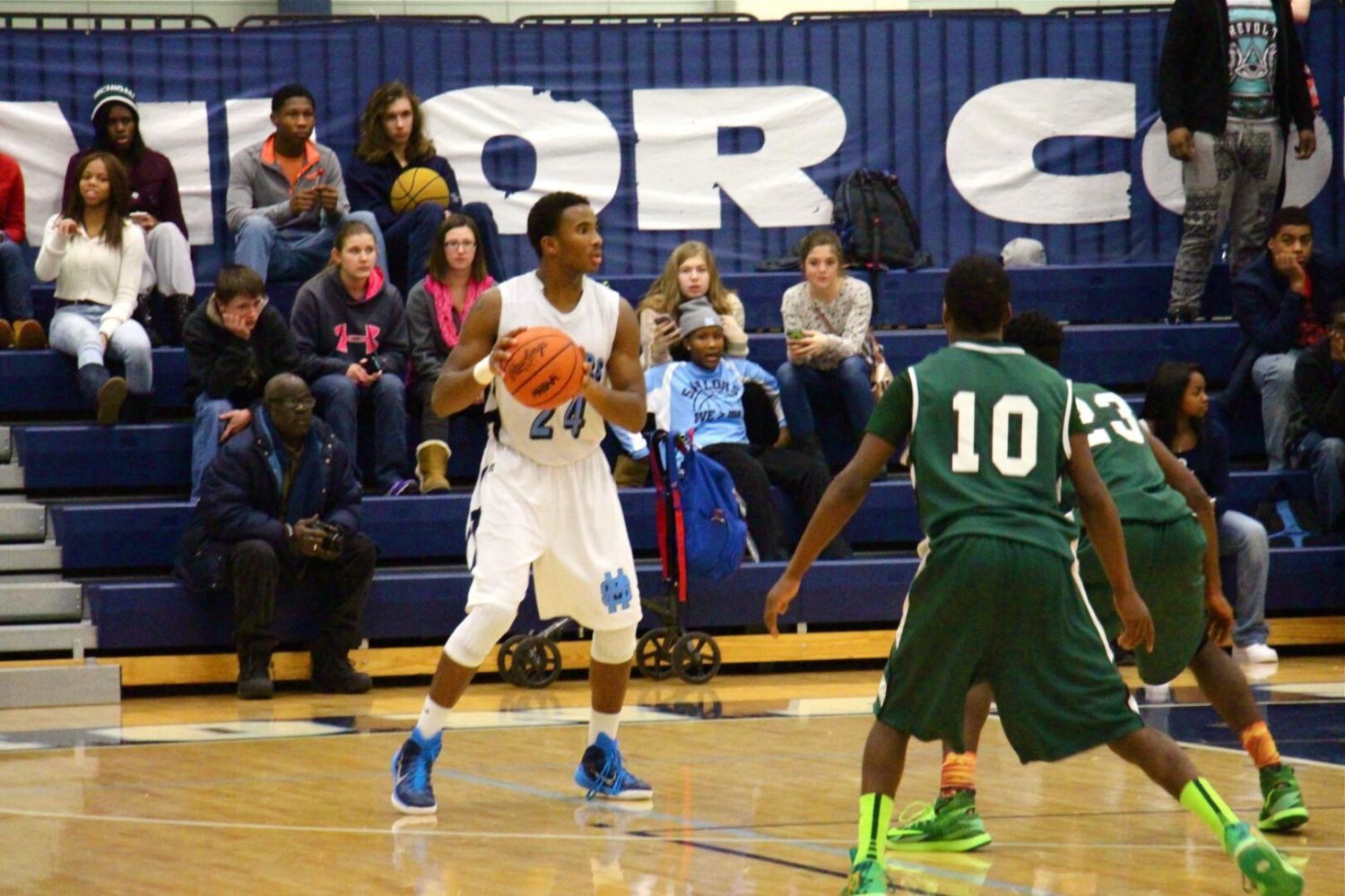 Burse puts up a double-double in Mona Shores’ 46-43 boys basketball win over Reeths-Puffer
