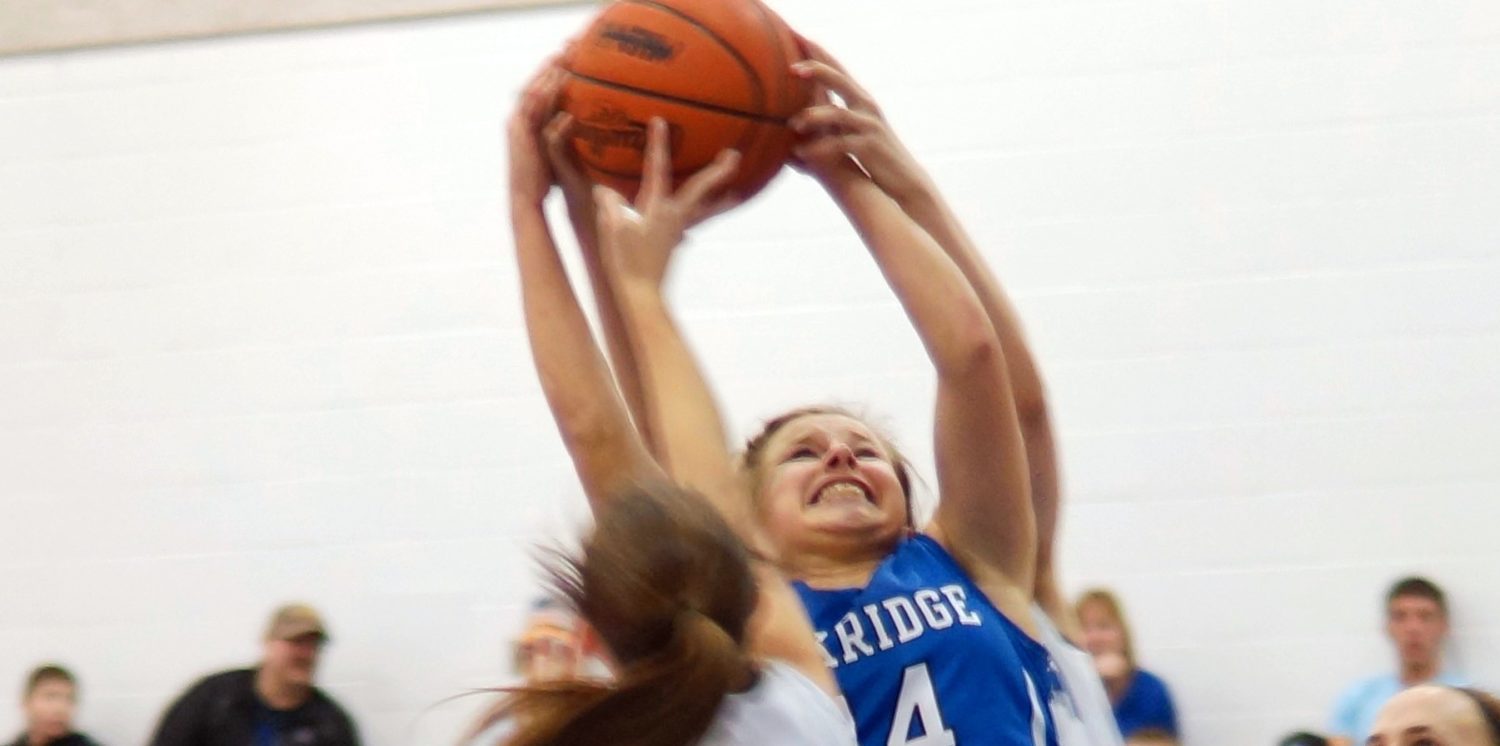 Oakridge girls basketball team maintains perfect conference record with a win over Ravenna