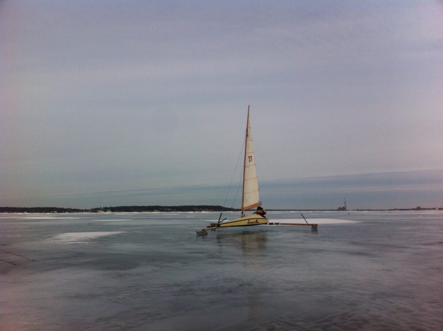 [VIDEO] Ice boats hit Muskegon Lake in fast action before winter storm closes most area schools