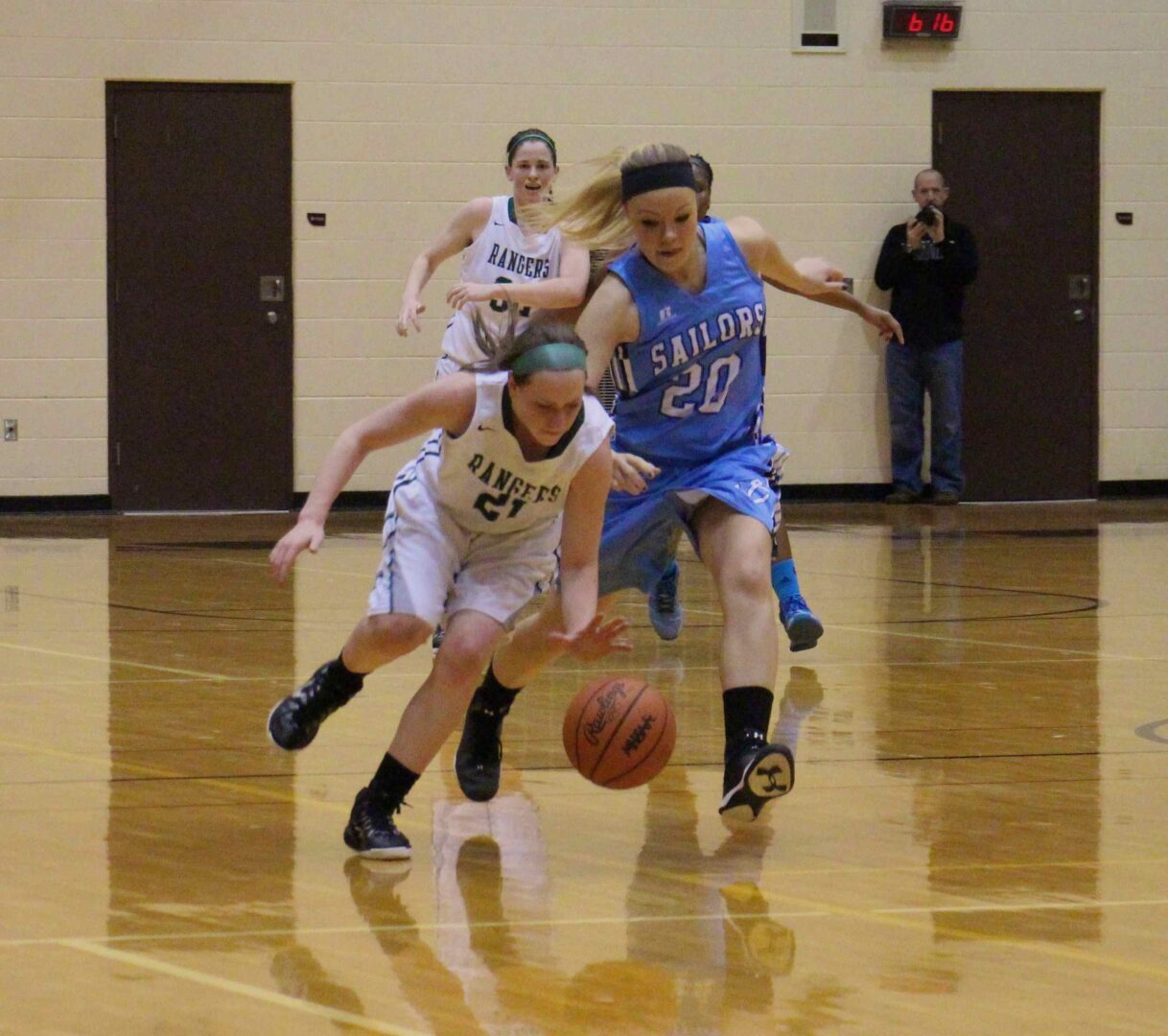 Mona Shores girls basketball team falls behind early, loses to Forest ...