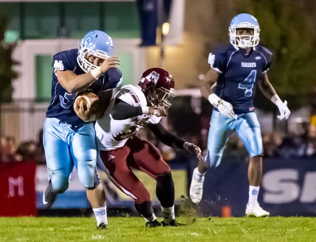 Mona Shores withstands furious Muskegon comeback, holds on for a stunning 21-18 victory in O-K Black showdown