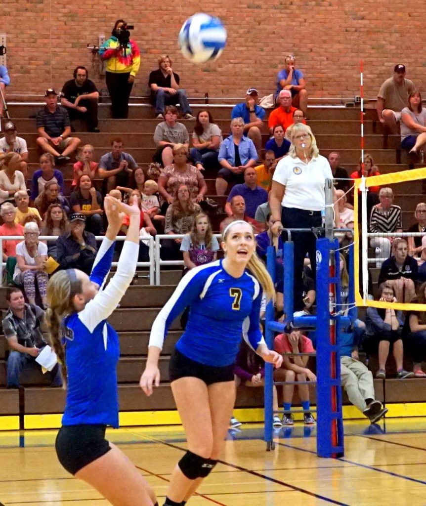 MCC's Rachel Brown gets ready off the set in a match against GRCC on Sept. 15. Photo/Leo Valdez