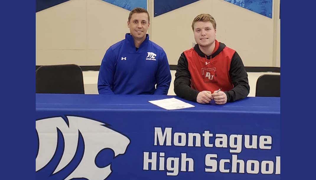 Montague Wildcat Andrew Kooi signs with Davenport for football