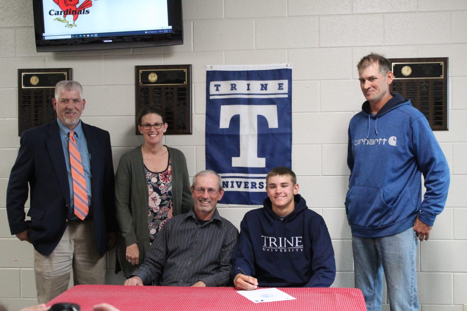 Mason County Eastern graduate Eli Shoup signs with Trine University
