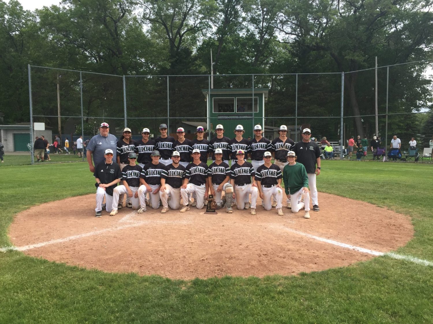 Reeths-Puffer knocks off 5th-ranked Kenowa Hills 7-6 to claim Division 1 baseball district championship
