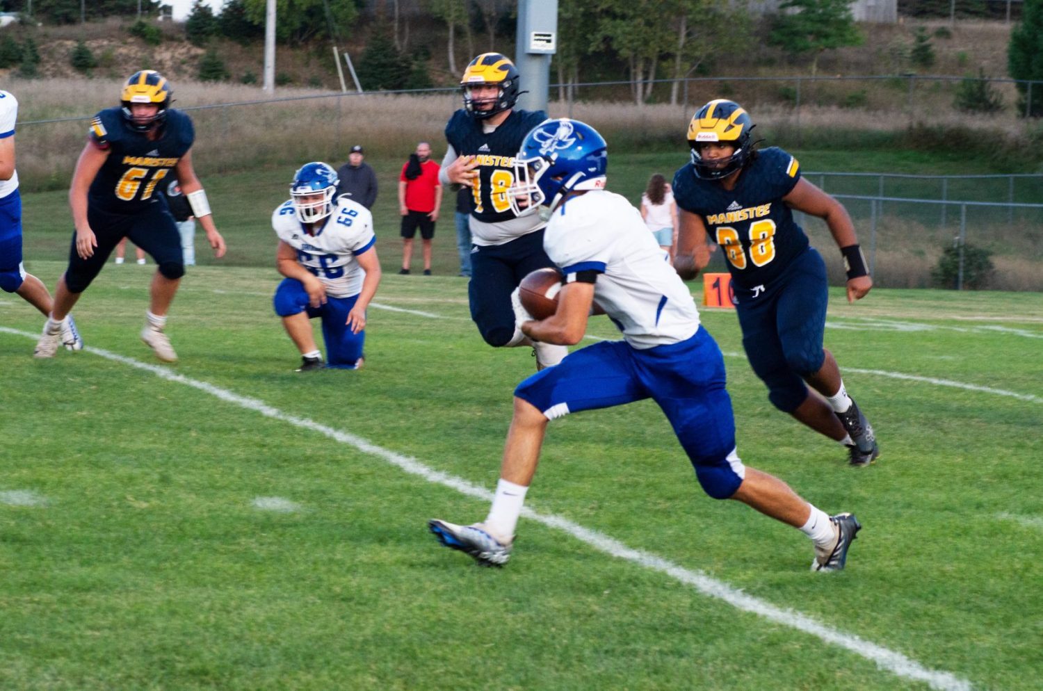 Jones scores two touchdowns, rushes for nearly 200 yards as Oakridge crushes Manistee 46-19
