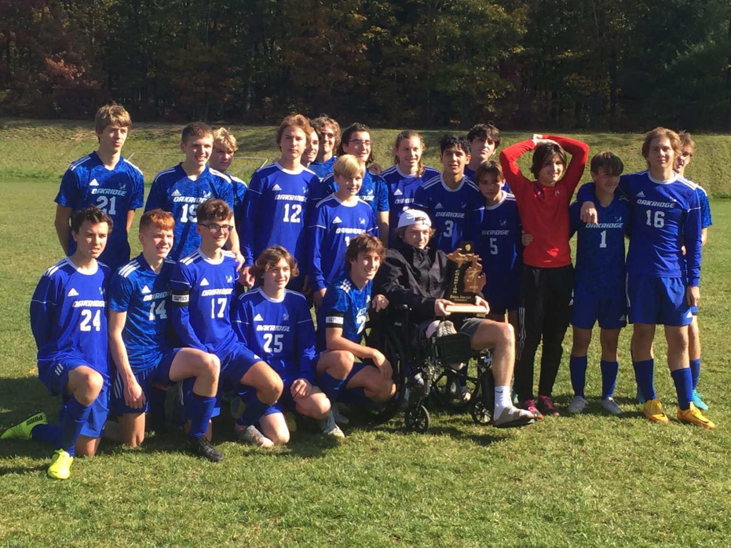 Oakridge takes down GR West Catholic, 4-1, for soccer district title