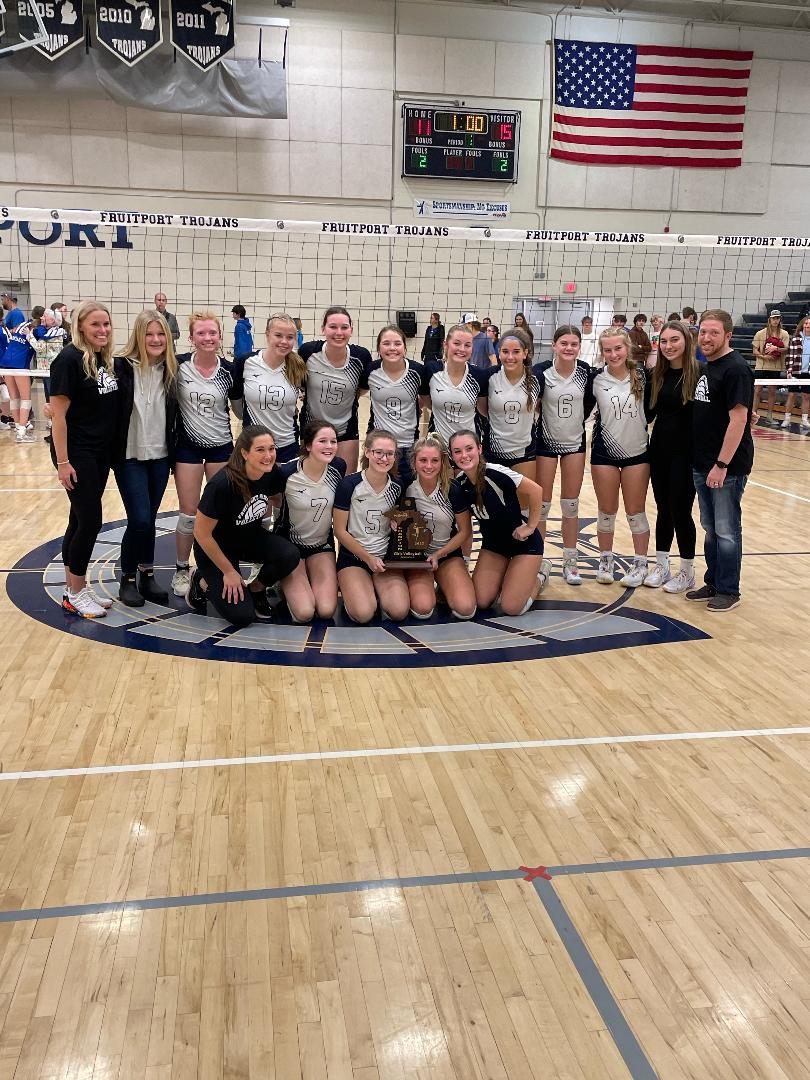 Fruitport advances to regional volleyball with tough victory over Montague