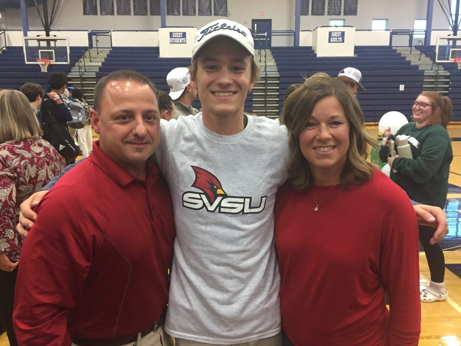 Mona Shores golfer Nico Taylor signs with Saginaw Valley State University