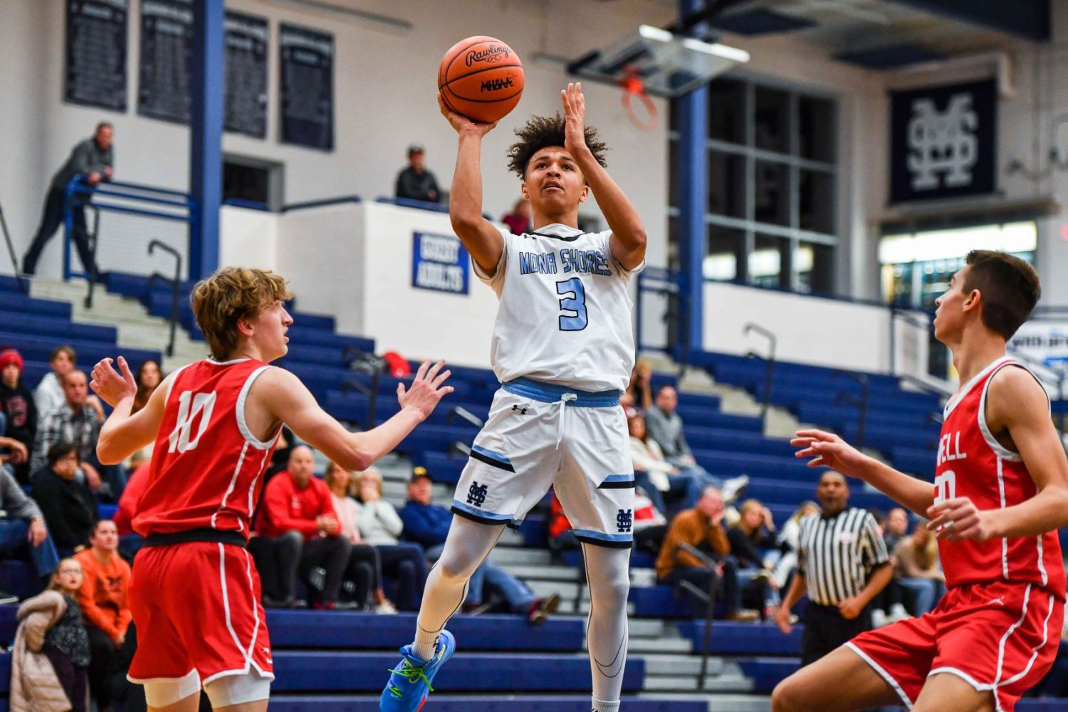Mona Shores boys falls short in non-league battle with Lowell