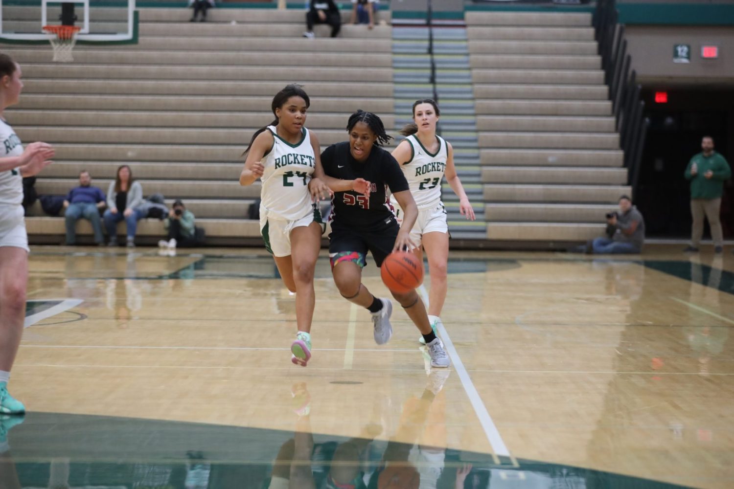 Fourth-quarter surge carries Reeths-Puffer to victory over rival Muskegon