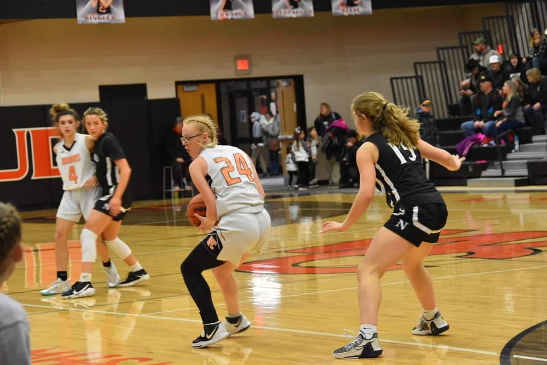 White Cloud gets close win over Newaygo in girls hoops action