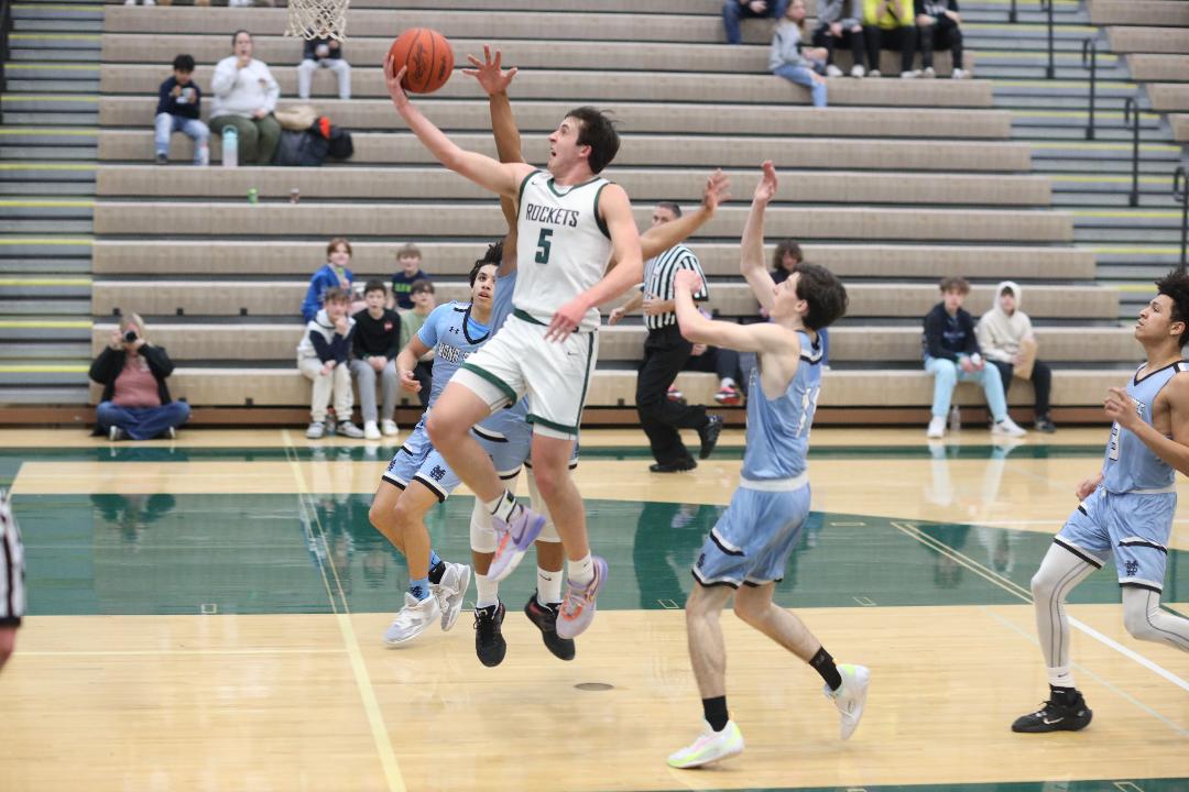 Reeths-Puffer celebrates Senior Night with big win over Mona Shores
