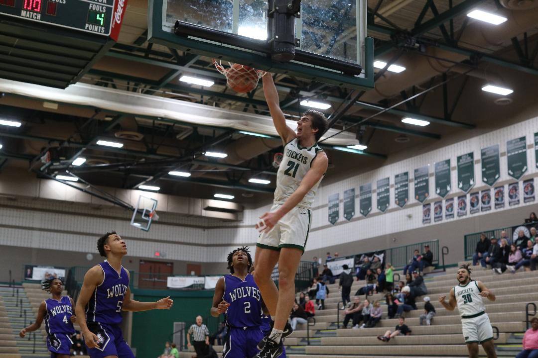 Reeths-Puffer’s balanced attack too much for Wyoming, 79-63