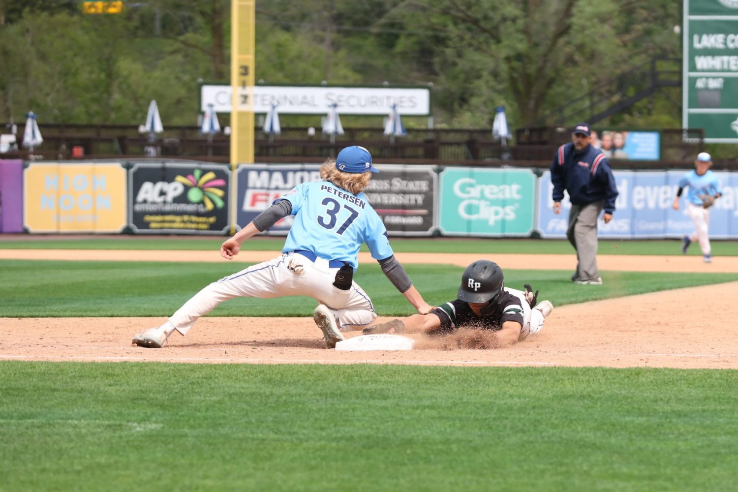 Reeths-Puffer takes down Montague twice in baseball twinbill at LMCU Ballpark