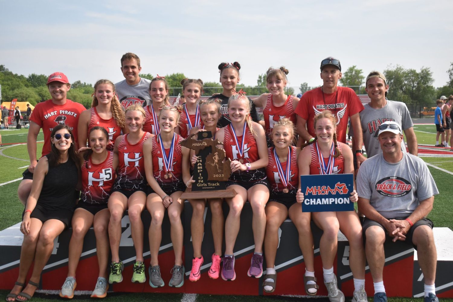 Hart girls track makes it back-to-back state titles, boys place third