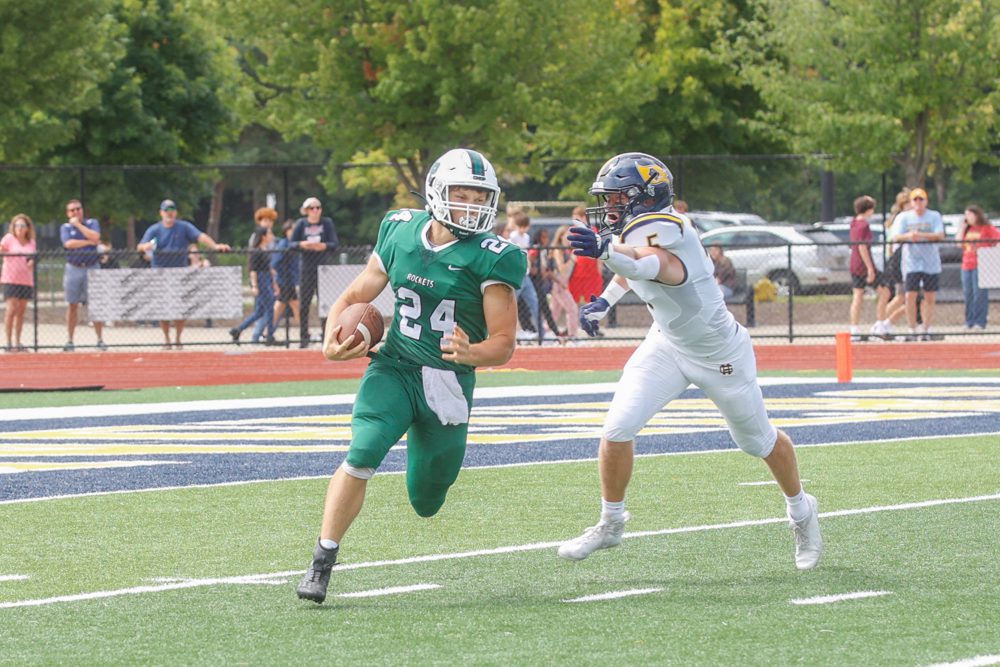 Reeths-Puffer unveils a new quarterback, big receivers in victory over Grand Haven