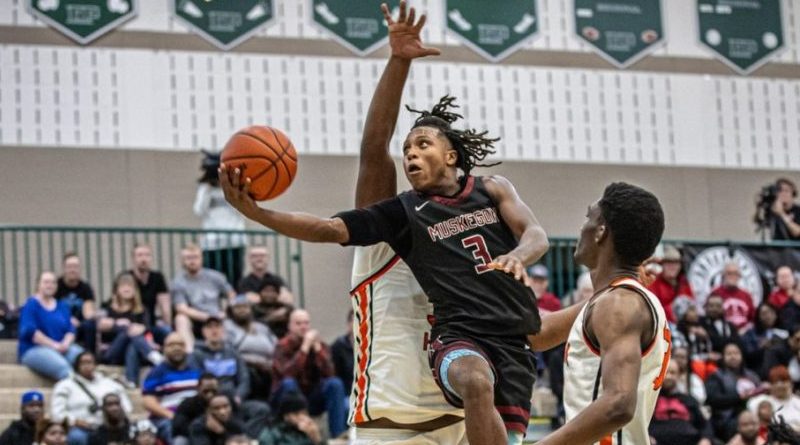 Muskegon turns in entertaining performance with lopsided basketball victory over GR Ottawa Hills