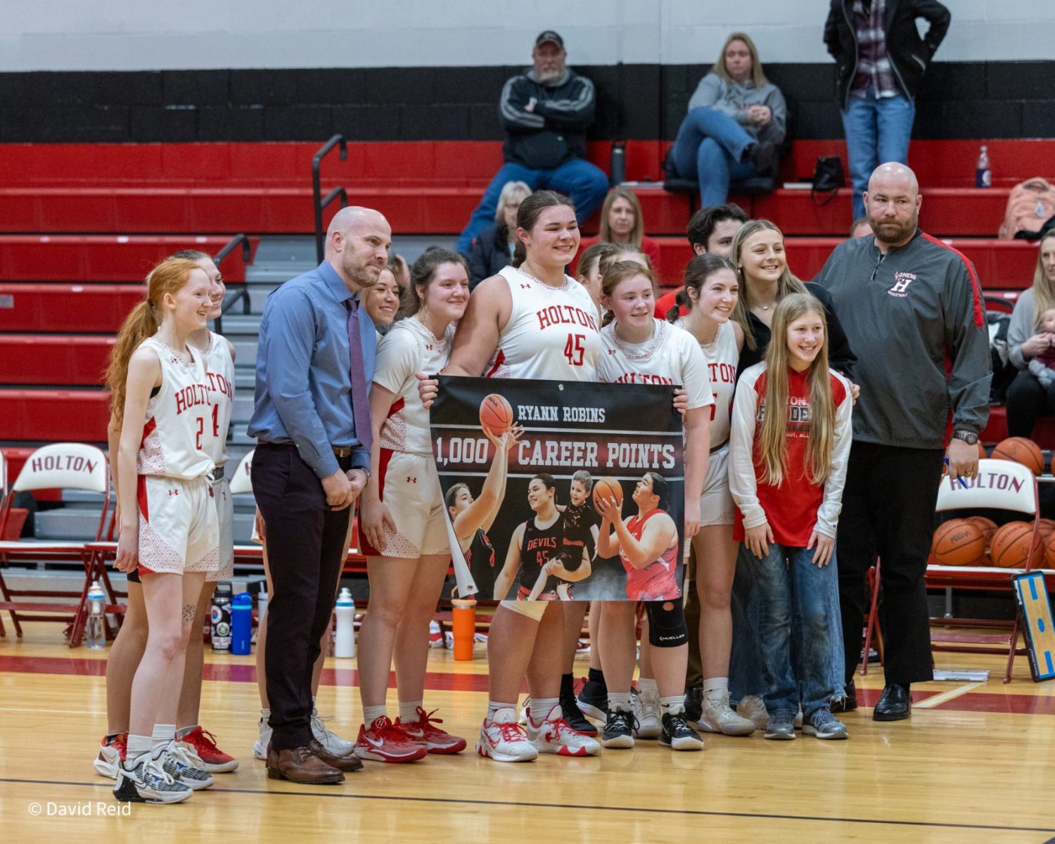 North Muskegon defeats Holton by double digits; Holton’s Robins surpasses 1,000-point mark