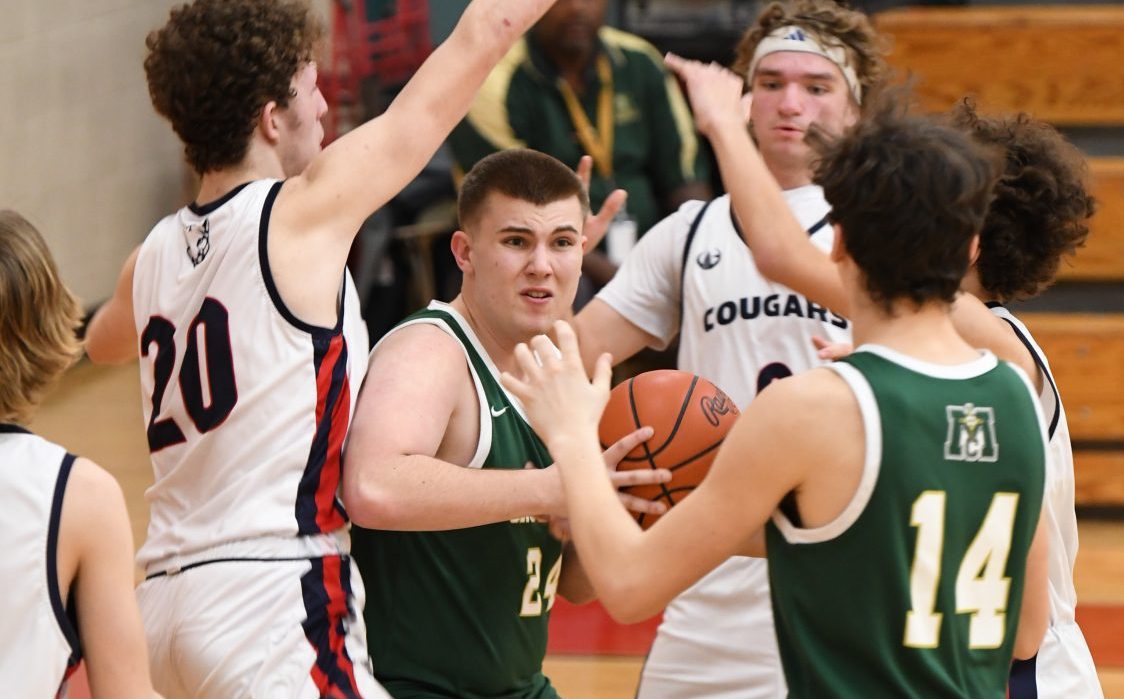 Muskegon Catholic has no trouble moving onto Division 4 district semifinals after rout of Crossroads