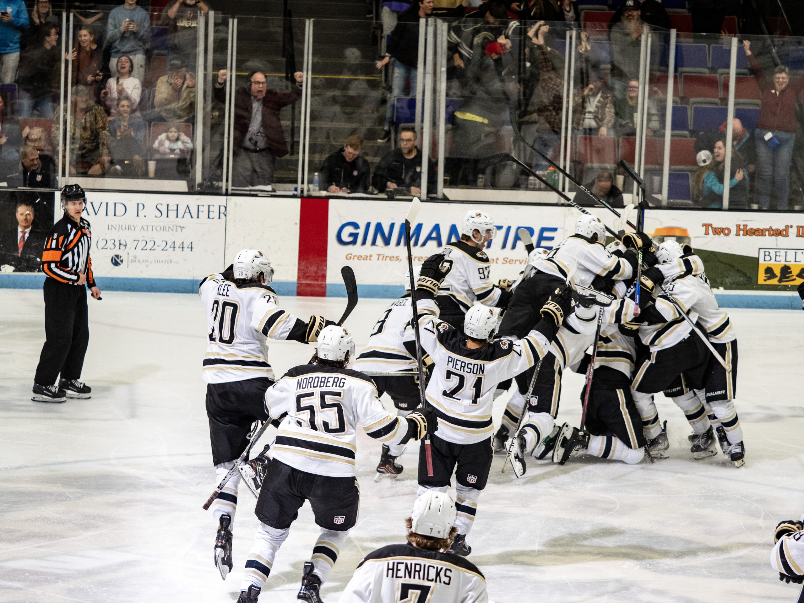 Lumberjacks grab playoff series win in second overtime period to advance over Green Bay